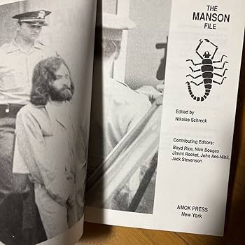 Amazon.co.jp: 洋書 THE MANSON FILE チャールズマンソン 検